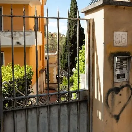 Serendipity Vatican Door House * Rome